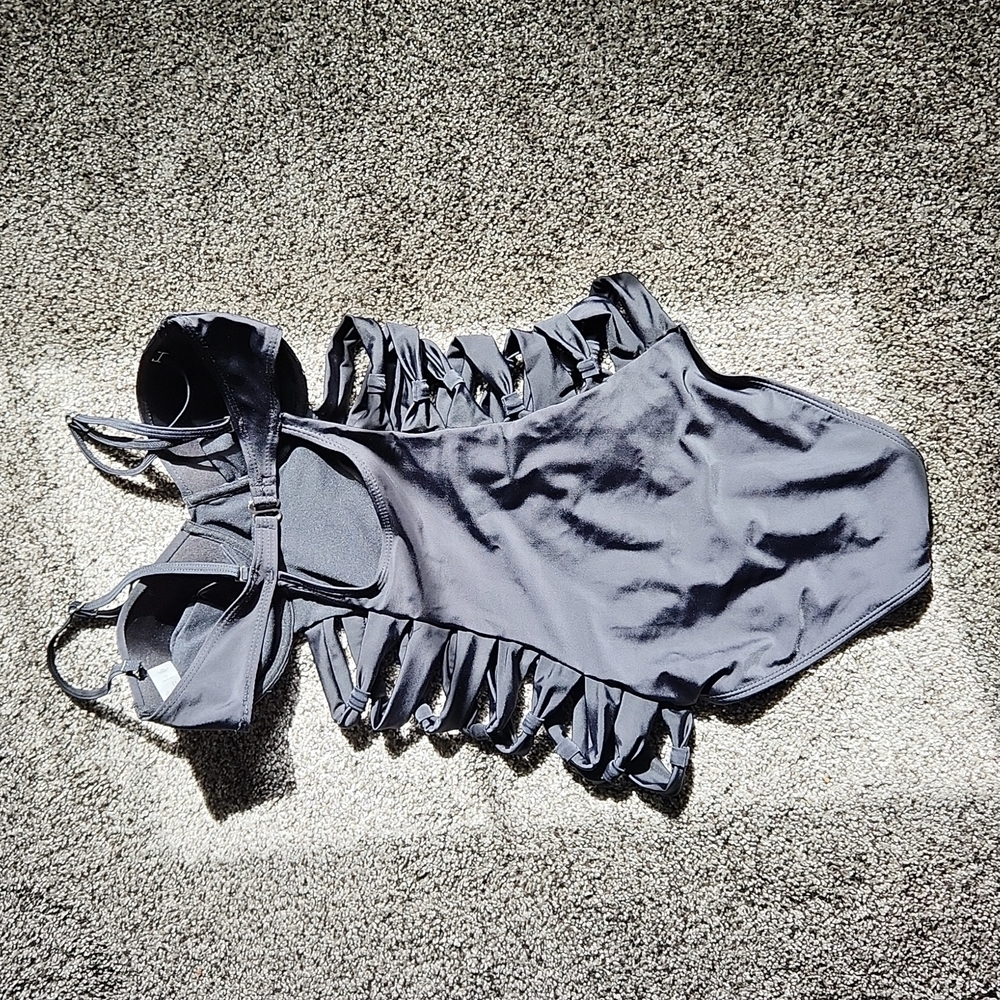 Sexy swimsuit - Picture 2 of 5